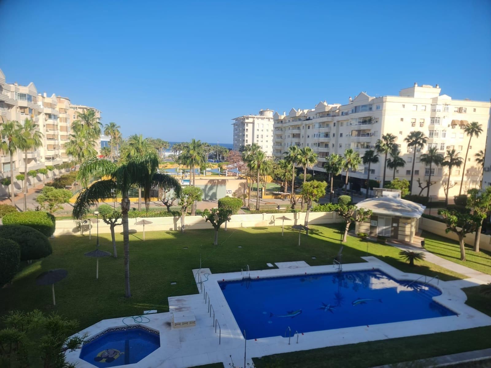 Vista exterior de Pis en venda en Málaga Capital amb Aire condicionat, Jardí privat i Terrassa