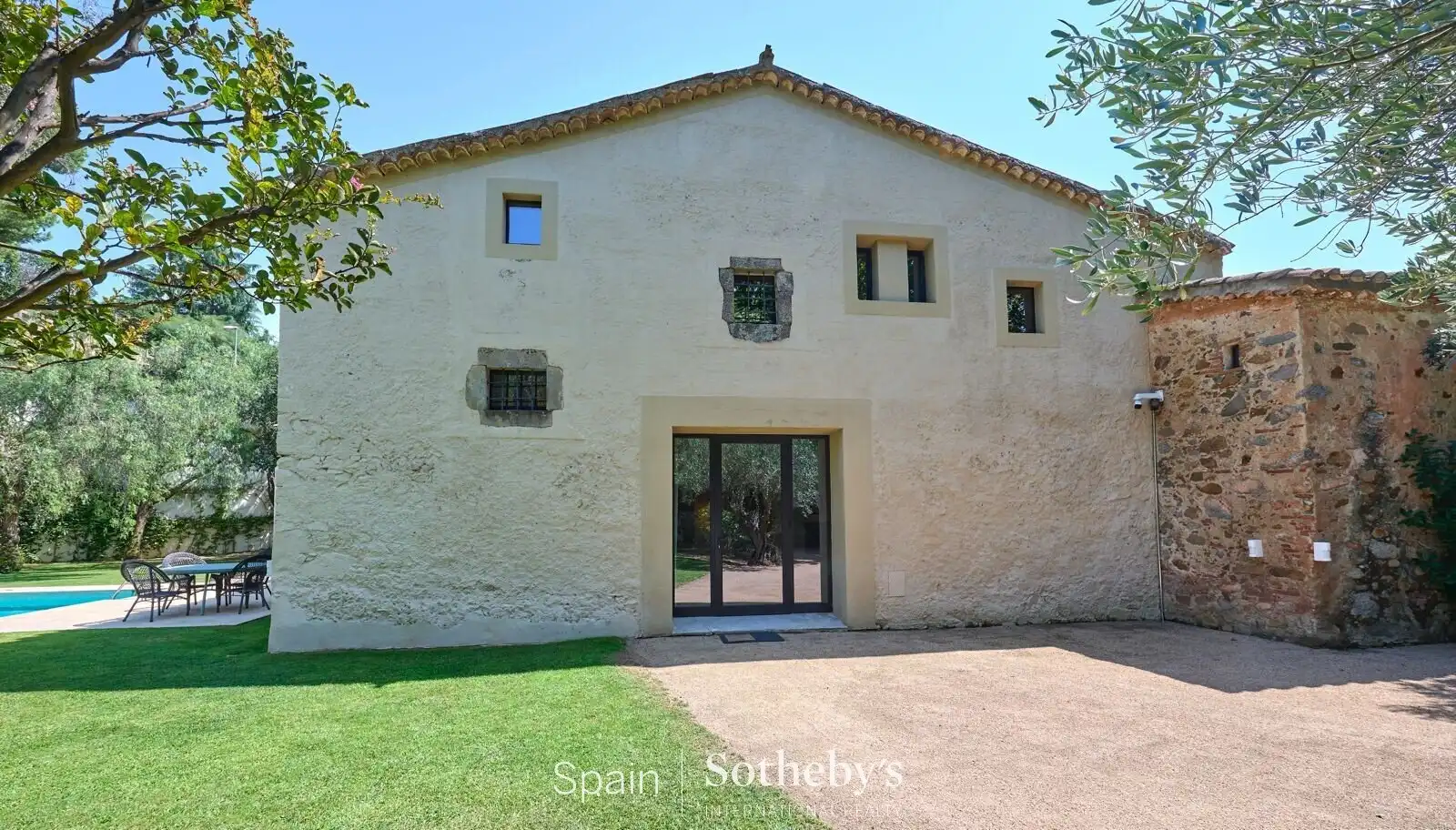 Vista exterior de Casa o xalet en venda en Alella amb Aire condicionat, Calefacció i Jardí privat