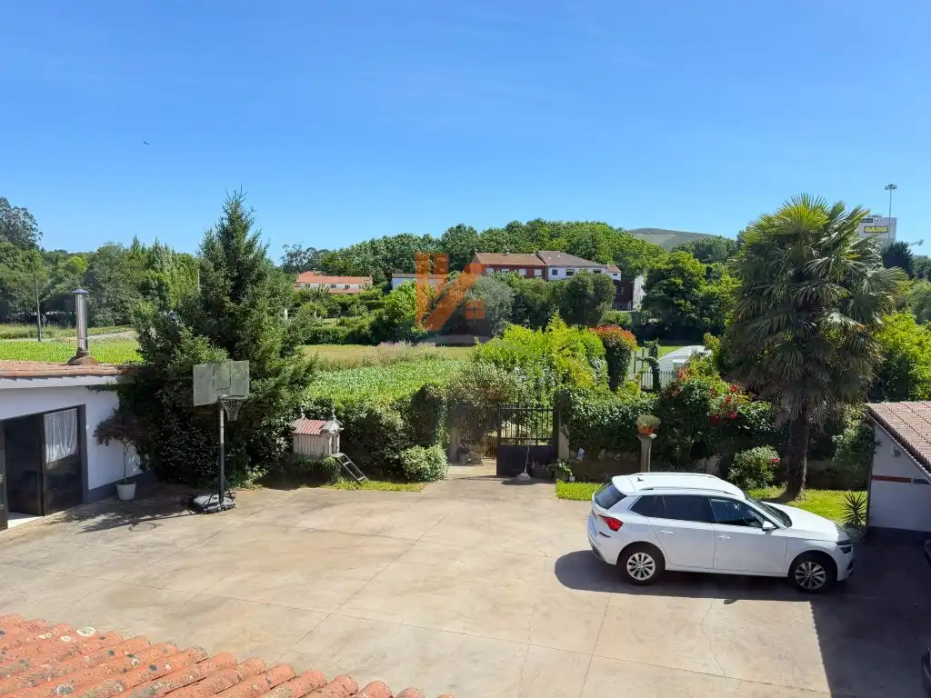 Jardí de Casa o xalet en venda en Santiago de Compostela  amb Jardí privat i Terrassa