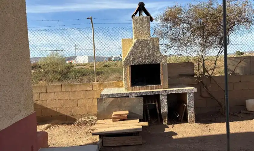 Vista exterior de Casa o xalet en venda en Níjar amb Jardí privat, Terrassa i Piscina