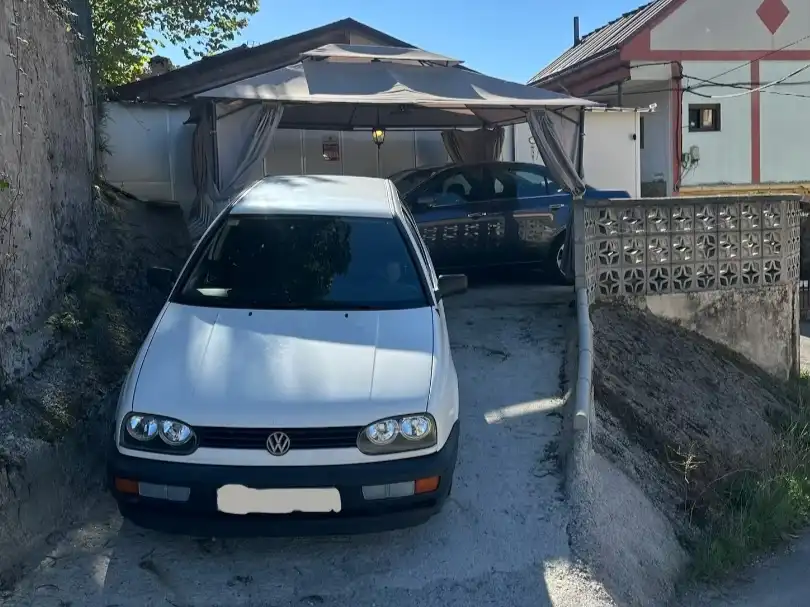 Aparcament de Casa adosada en venda en Lada
