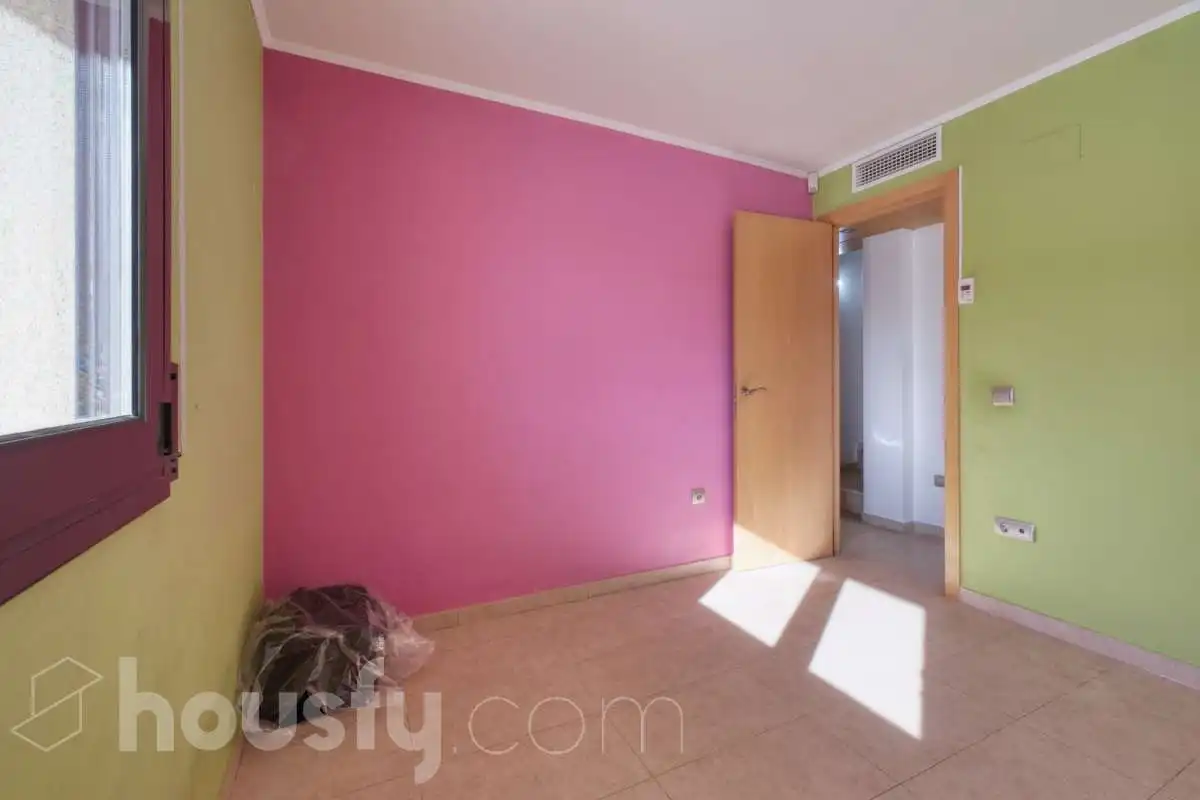 Schlafzimmer von Maisonette zum Verkauf in Roda de Berà mit Klimaanlage, Terrasse und Abstellraum
