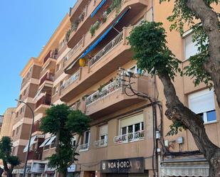 Vista exterior de Pis en venda en Reus amb Terrassa i Alarma