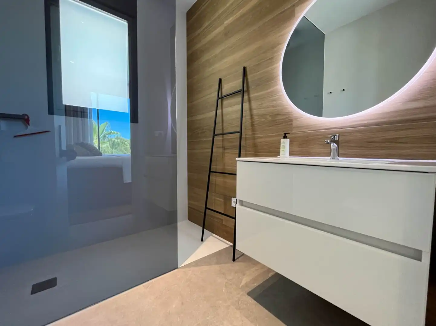 Badezimmer von Haus oder Chalet zum Verkauf in Benissa mit Klimaanlage, Heizung und Privatgarten