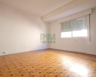 Bedroom of Flat for sale in Ourense Capital   with Heating, Parquet flooring and Balcony