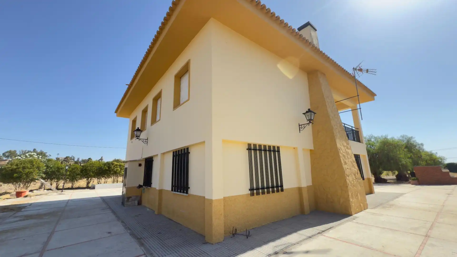 Vista exterior de Finca rústica en venda en Gibraleón amb Aire condicionat, Jardí privat i Terrassa