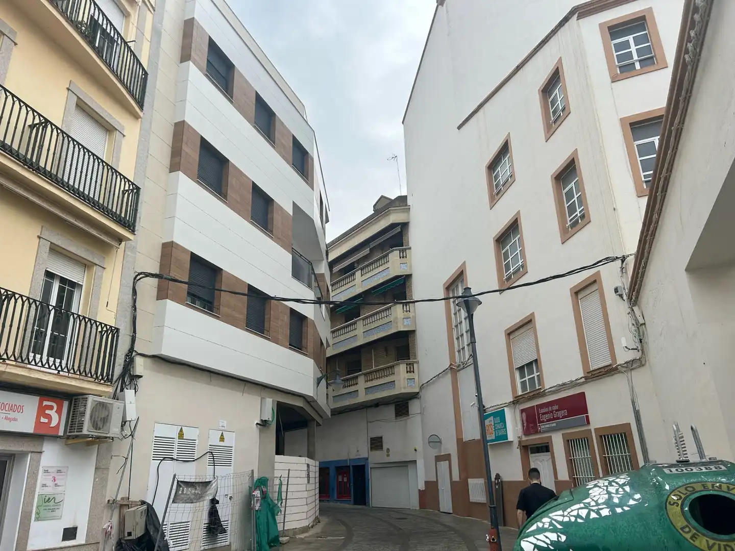 Local comercial en alquiler en Calle Arturo Suárez Bárcena 17, imagen 2