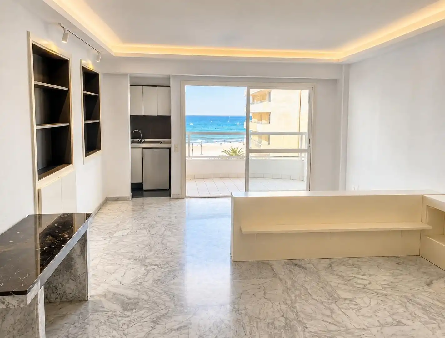 Sala d'estar de Estudi en venda en Fuengirola amb Piscina comunitària