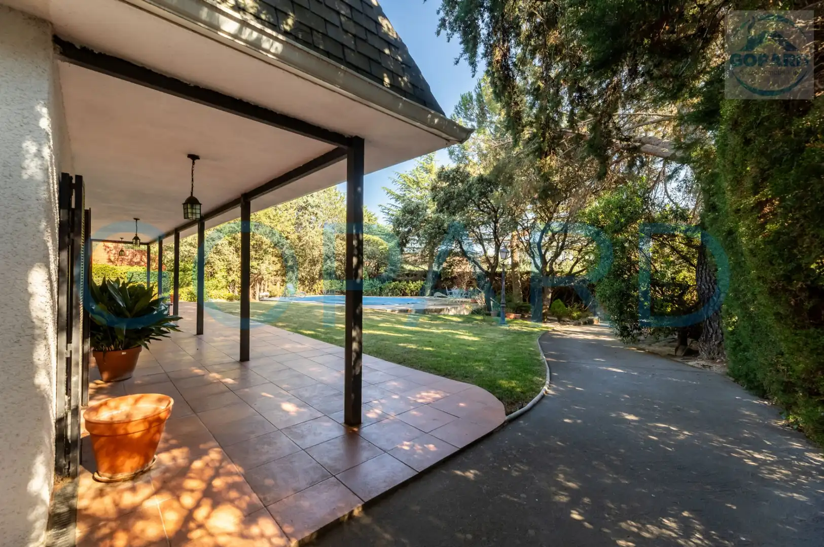 Vista exterior de Casa o xalet en venda en Alpedrete amb Calefacció, Jardí privat i Parquet