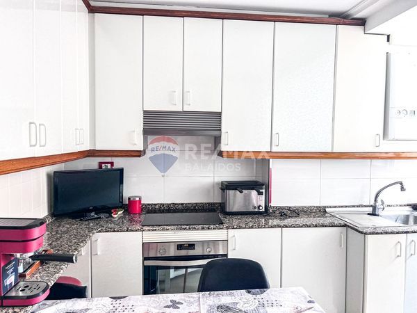 Kitchen of Flat for sale in Vigo   with Heating, Storage room and Balcony