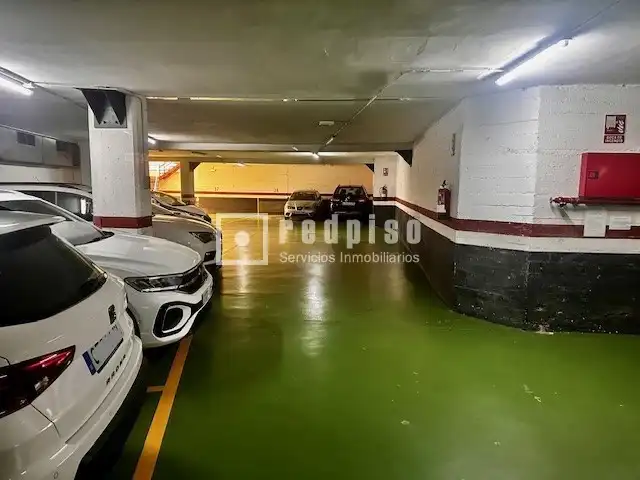 Parkplatz von Garage zum Verkauf in Barcelona