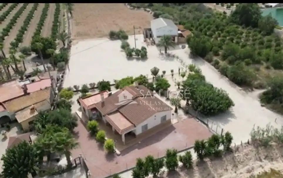 Casa o xalet en venda en Crevillent amb Aire condicionat, Calefacció i Terrassa