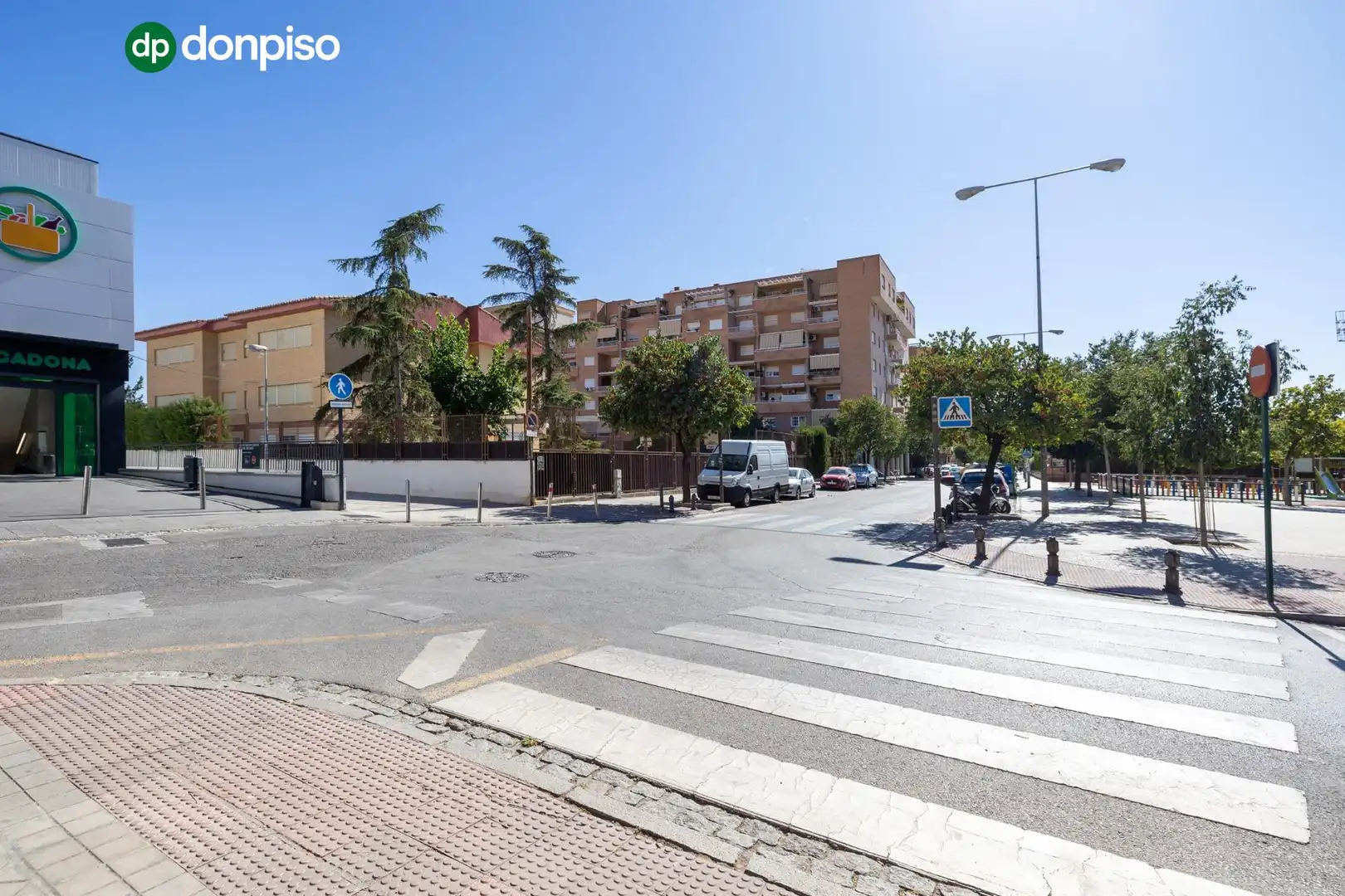 Außenansicht von Wohnungen zum Verkauf in Granada mit Heizung und Terrasse