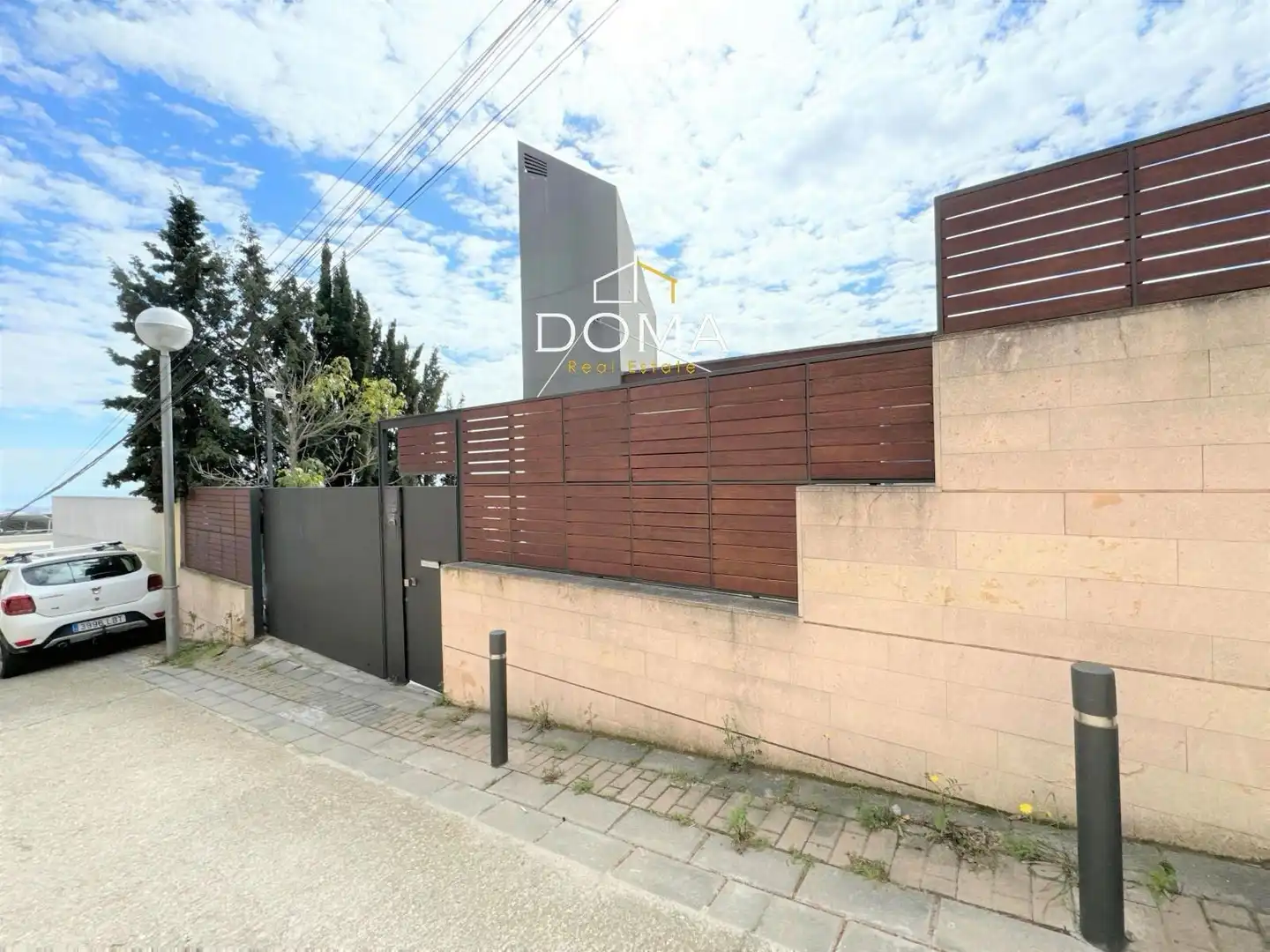 Vista exterior de Casa o chalet en venta en Barcelona con Aire acondicionado, Calefacción y Jardín privado