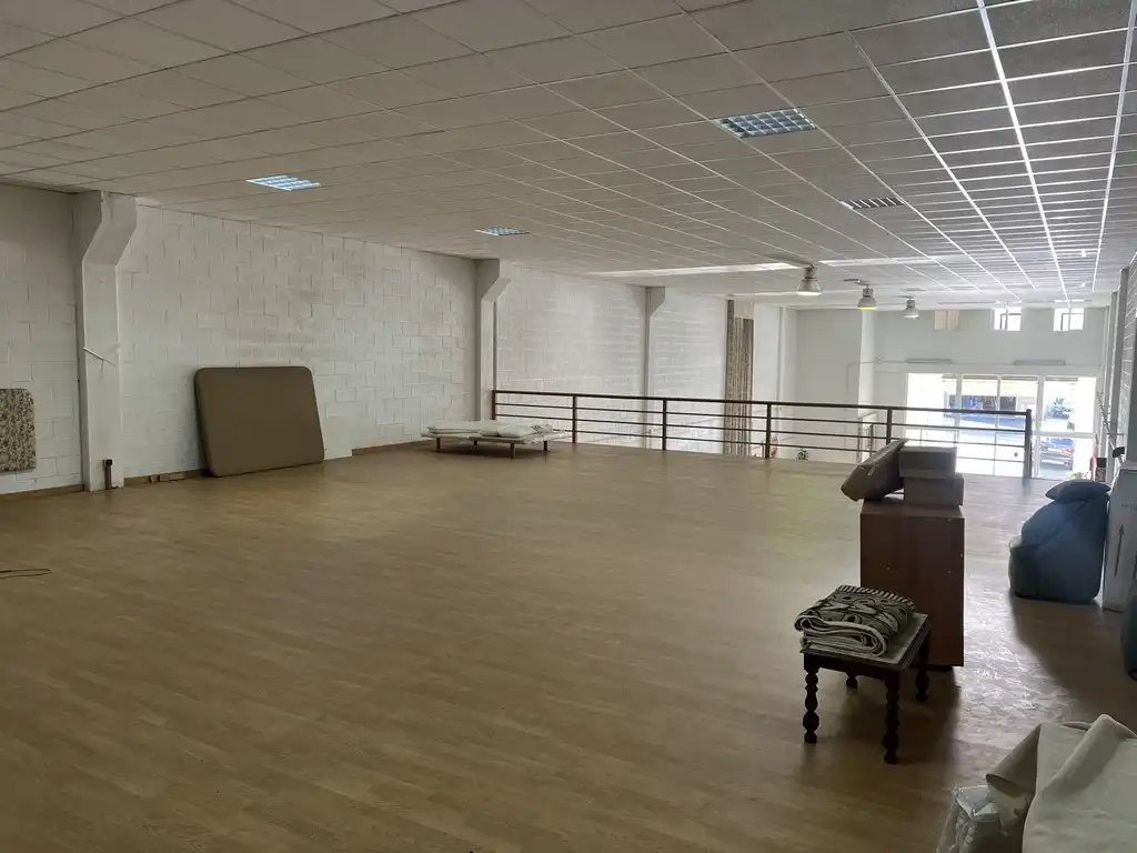 Nave industrial de alquiler en Ames
