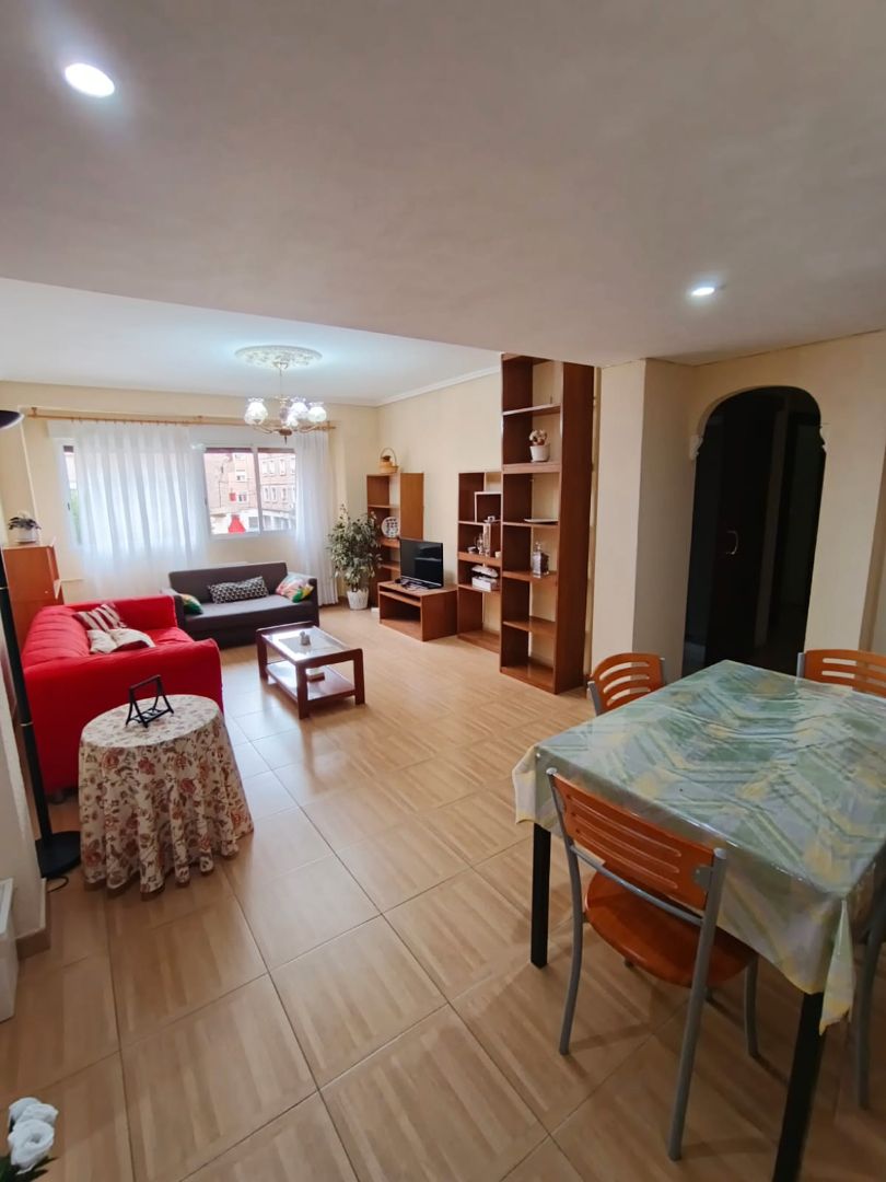 Living room of Flat to rent in  Zaragoza Capital  with Heating, Furnished and Oven