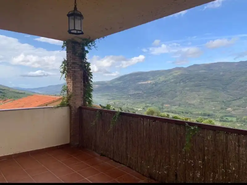 Terrassa de Casa o xalet en venda en Valdastillas amb Aire condicionat, Calefacció i Terrassa