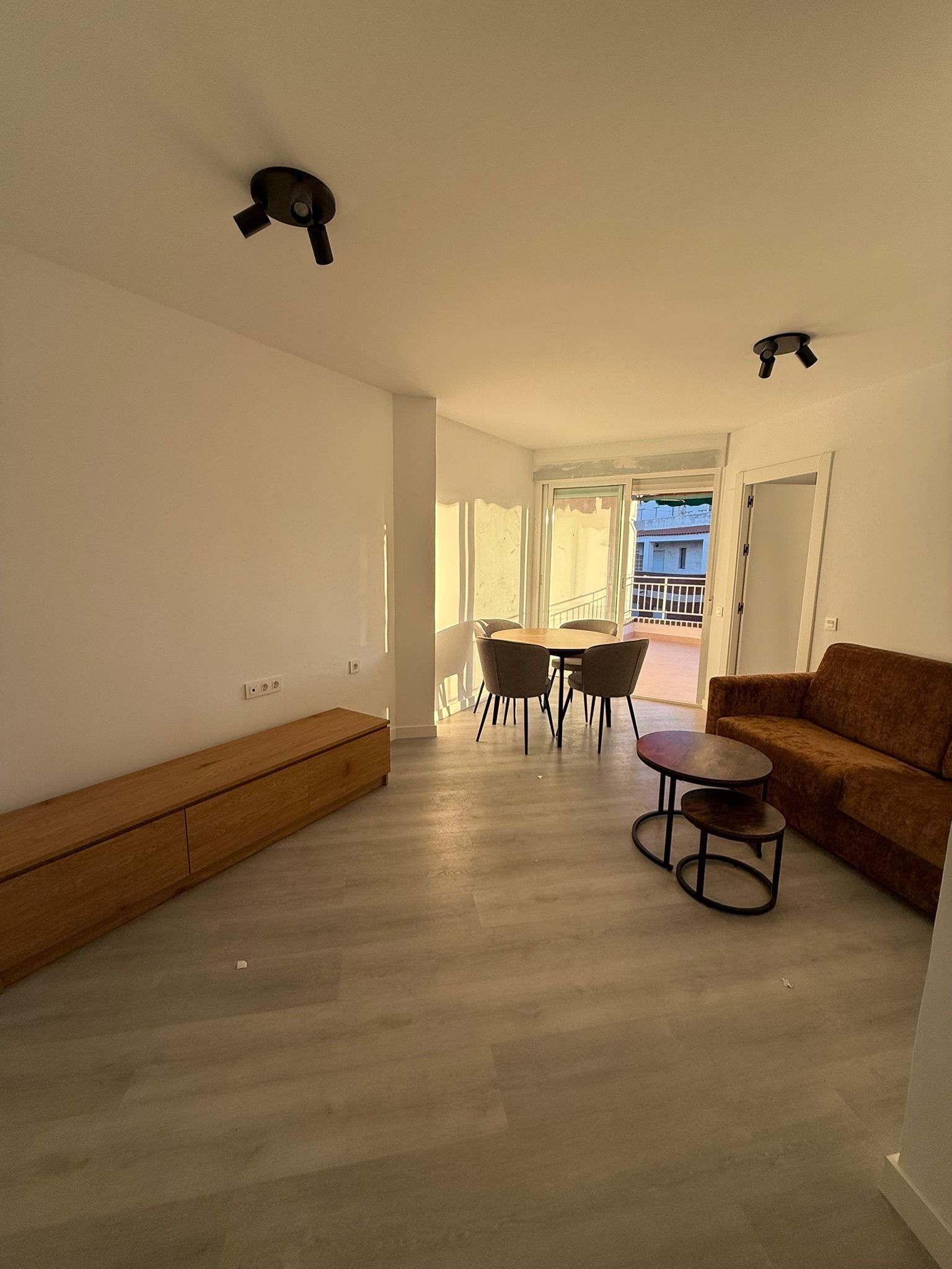 Dormitori de Pis de lloguer en Torrevieja amb Aire condicionat, Calefacció i Terrassa