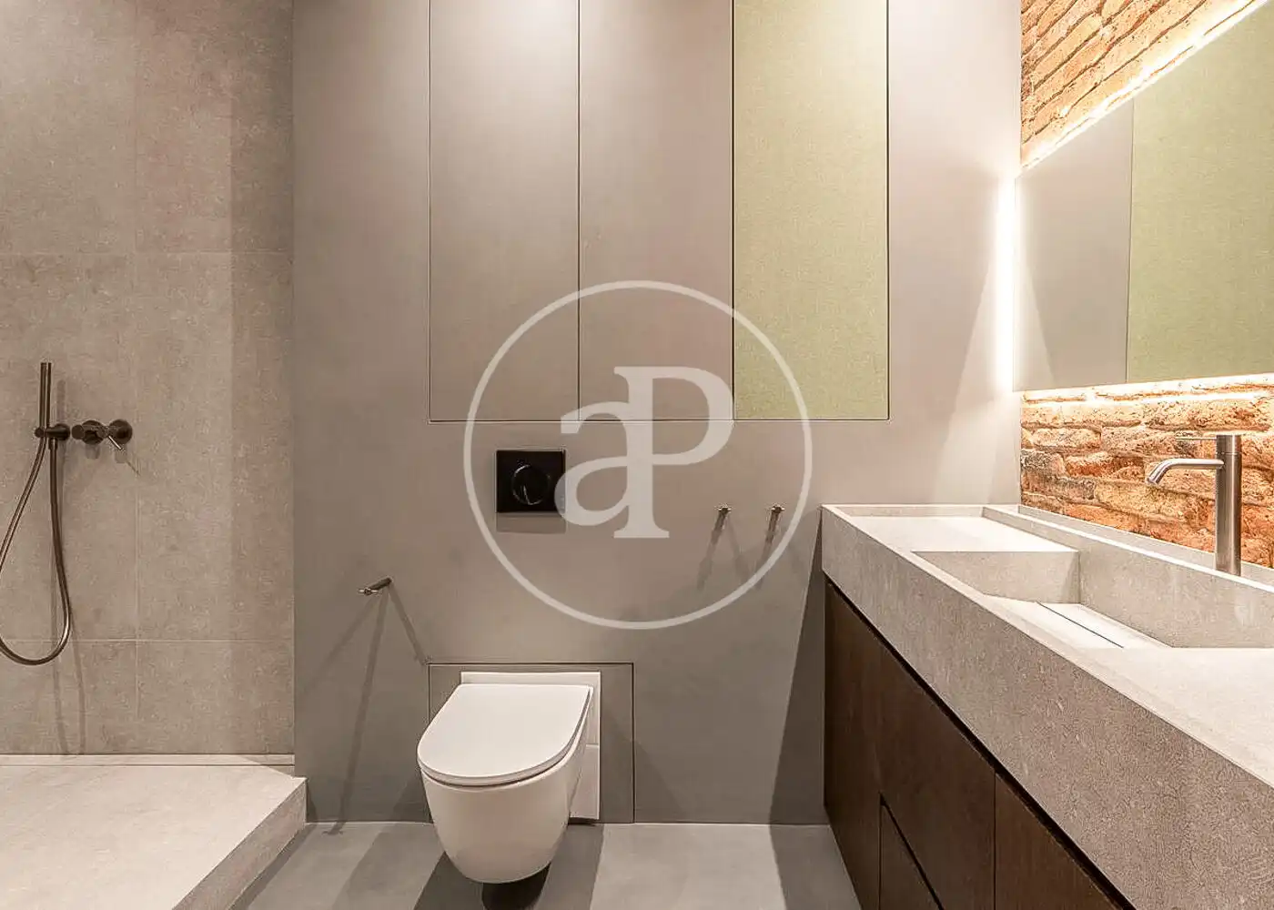 Bathroom of Flat for sale in Barcelona  with Air Conditioner, Heating and Terrace