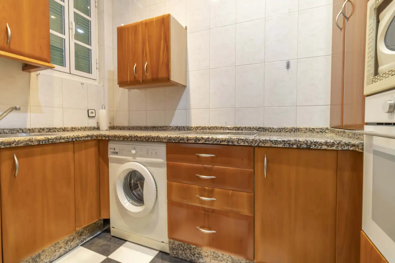 Cocina de Piso en venta en Sevilla con Aire acondicionado