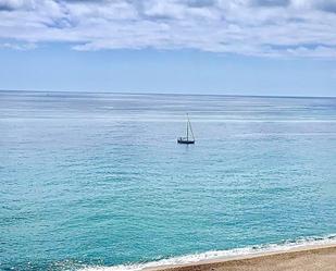 Vista exterior de Àtic en venda en Badalona amb Aire condicionat, Calefacció i Traster