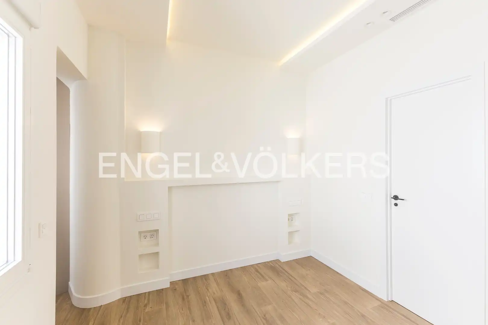 Bedroom of Flat for sale in Madrid  with Air Conditioner and Heating