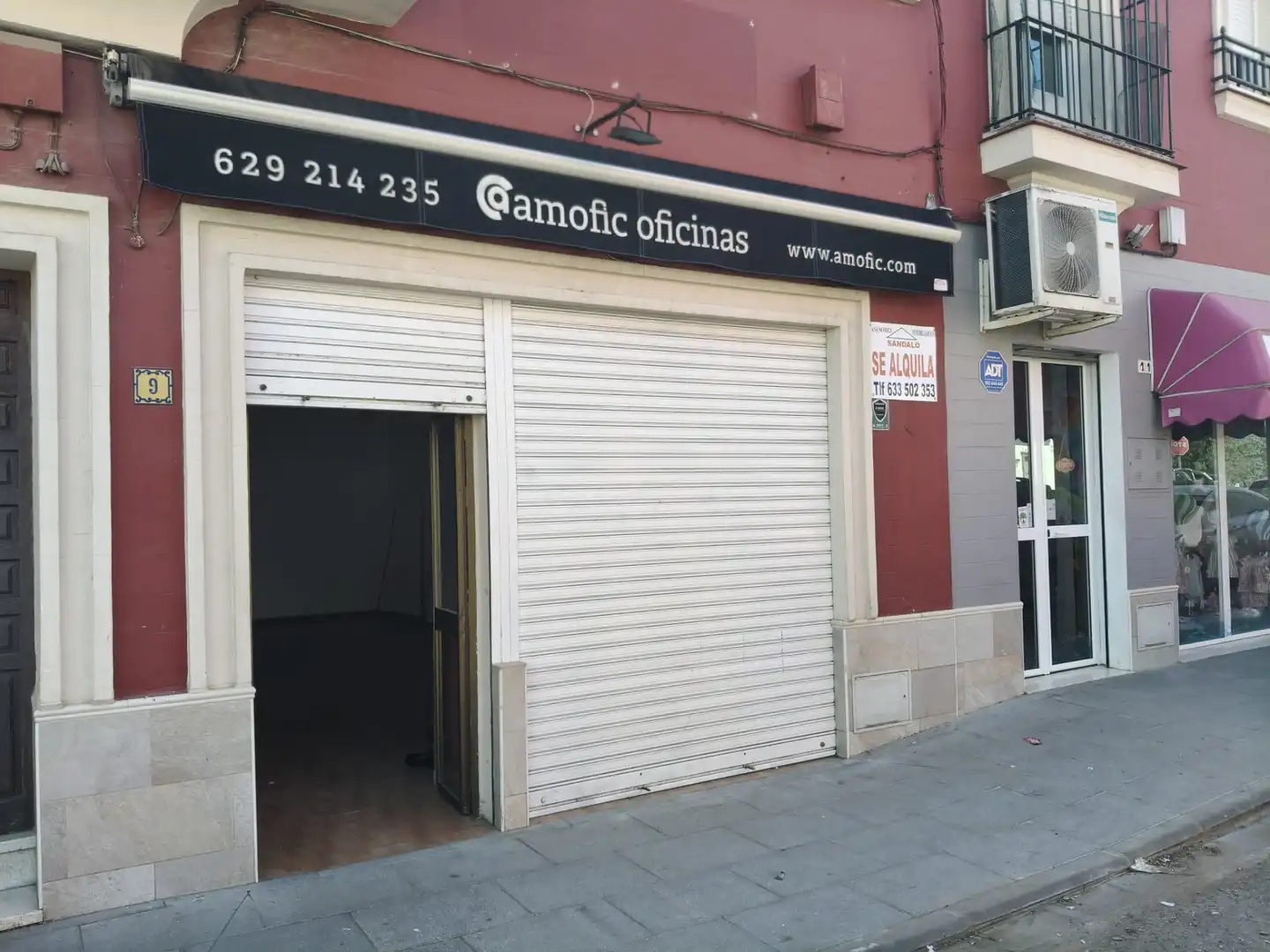 Local comercial de lloguer a Avenida de la Huerta 9