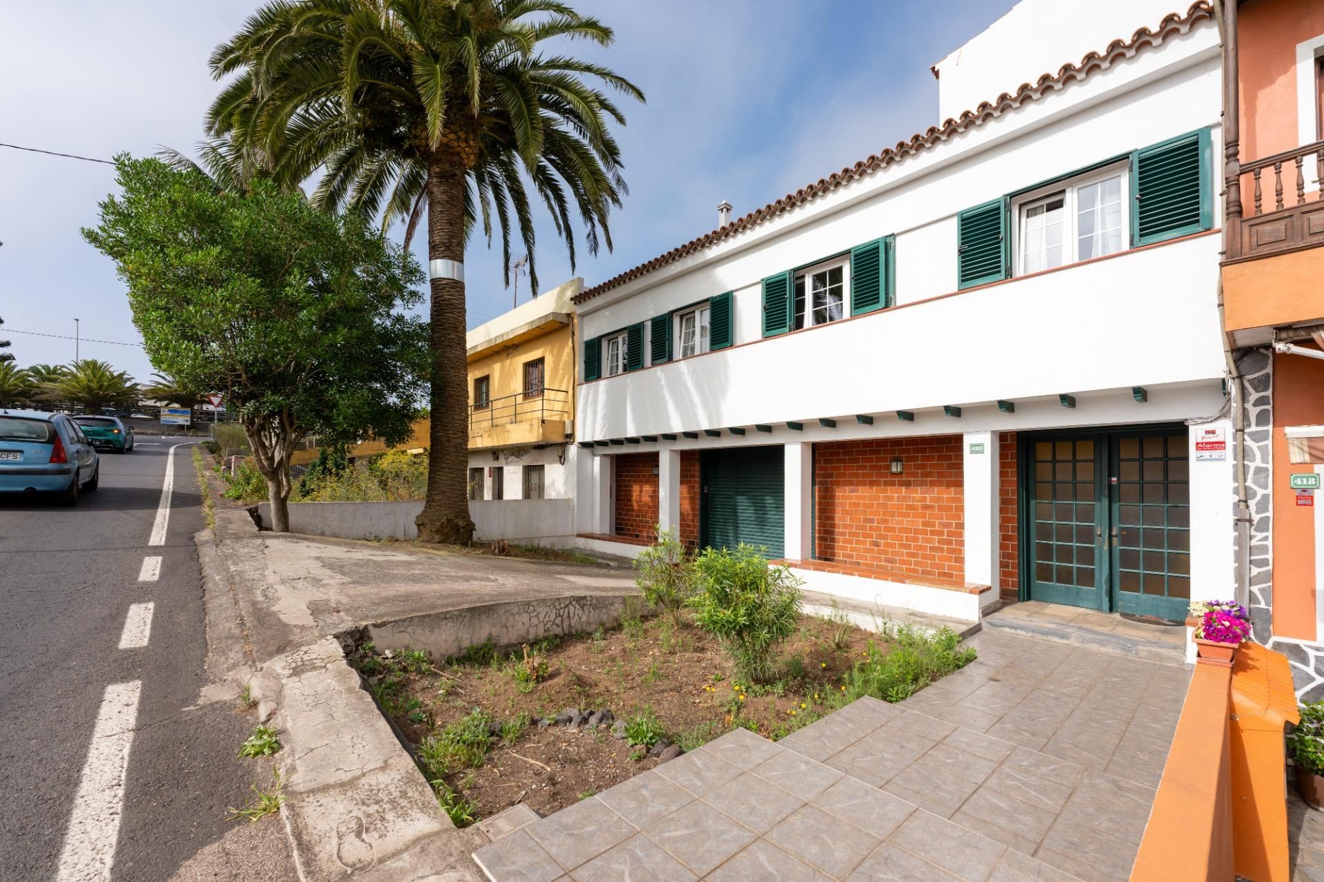 Vista exterior de Casa adosada en venda en Tegueste amb Jardí privat, Parquet i Traster