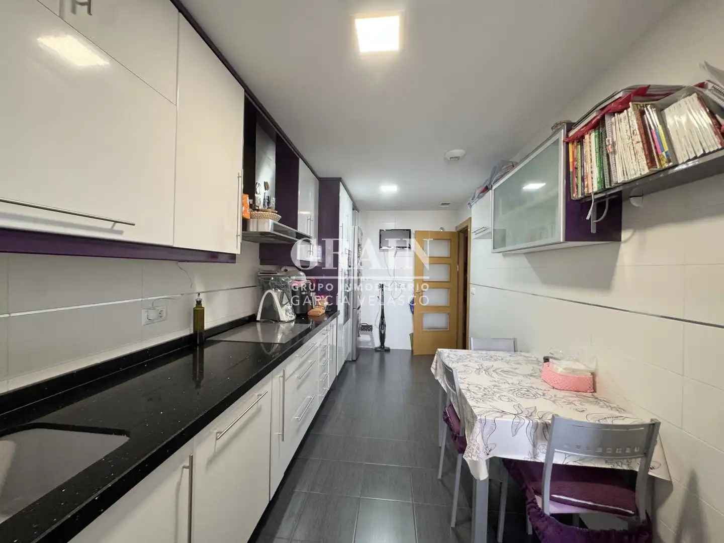 Kitchen of Flat for sale in Albacete  with Air Conditioner, Heating and Storage room