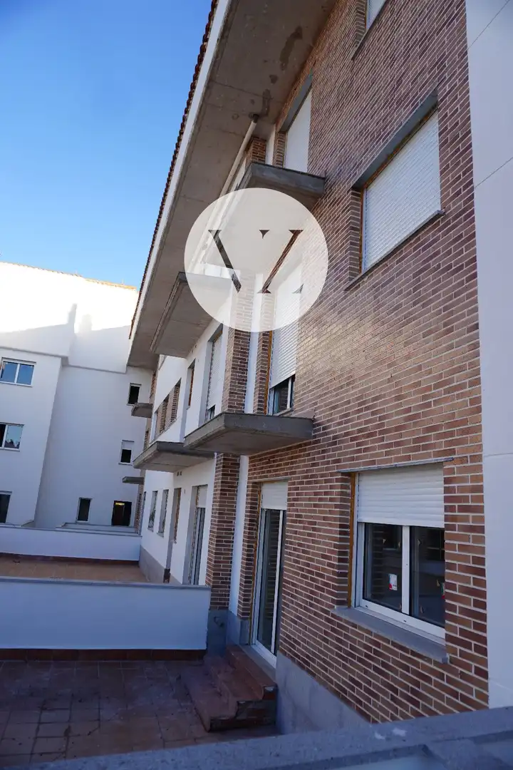 Außenansicht von Wohnung zum Verkauf in Pelabravo mit Heizung, Privatgarten und Terrasse