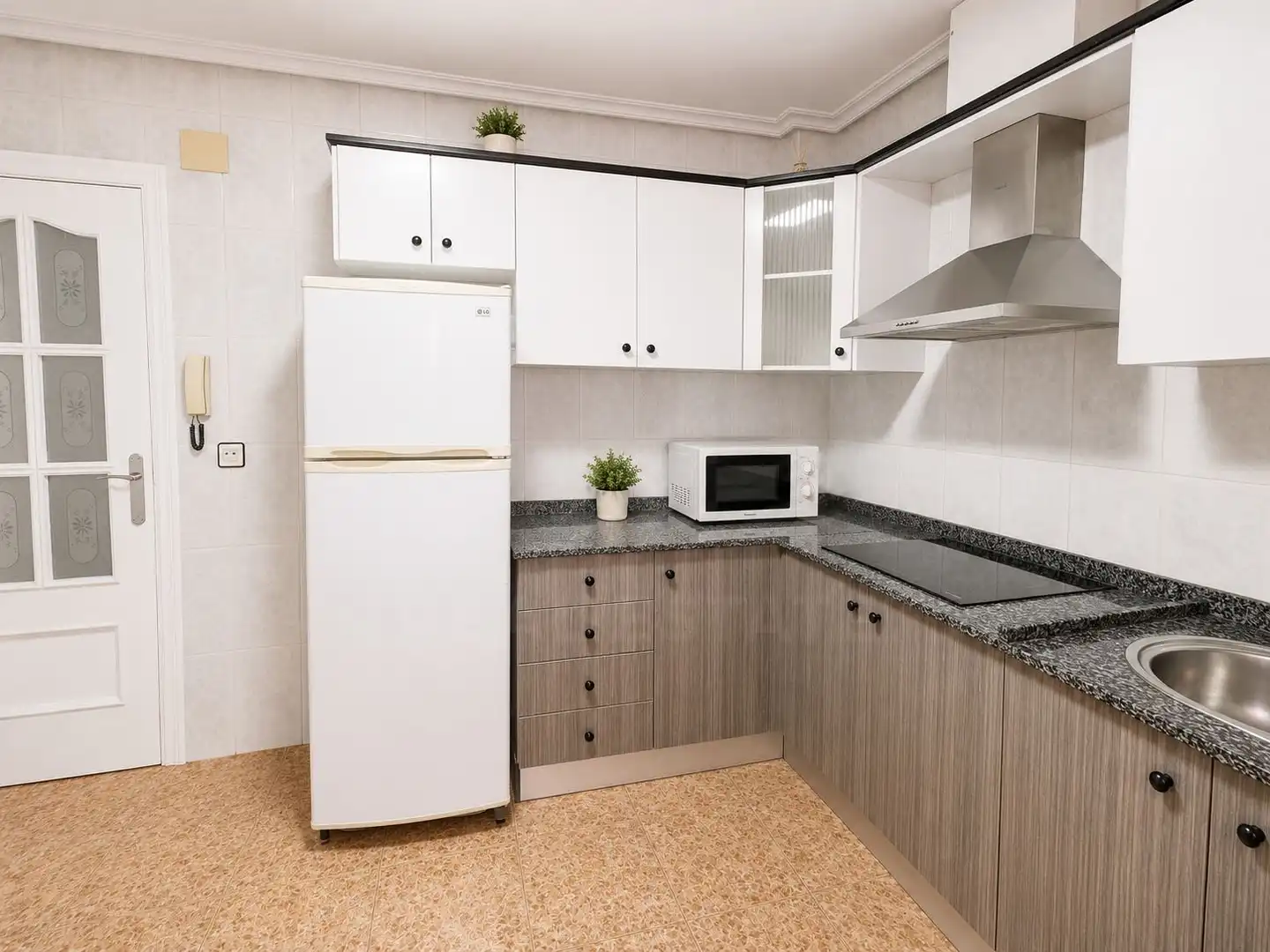Kitchen of Flat for rent in Alcantarilla