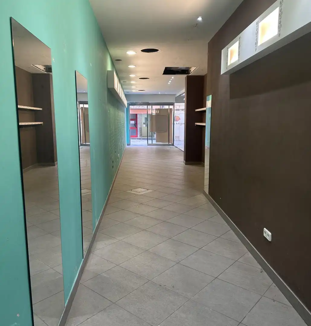 Local comercial en alquiler en de Santa Maria 10, imagen 3