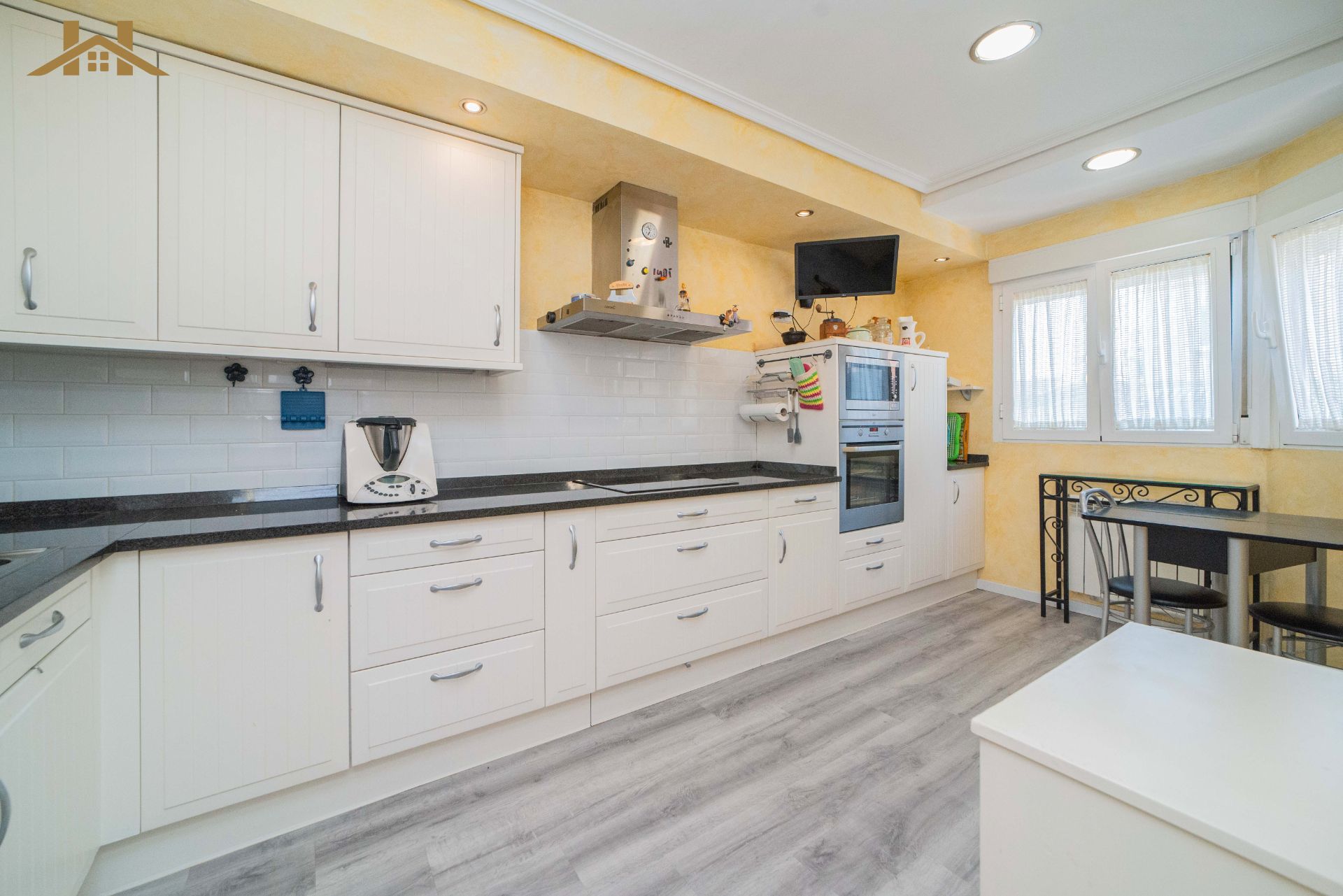 Kitchen of House or chalet for sale in Boadilla del Monte  with Private garden, Swimming Pool and Furnished