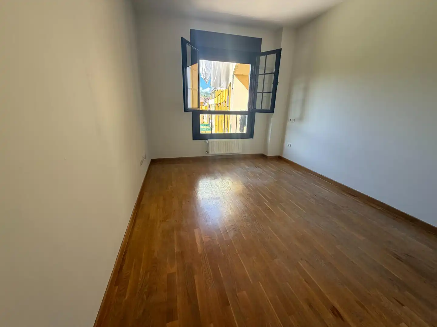 Bedroom of Flat for rent in Nava, Asturias