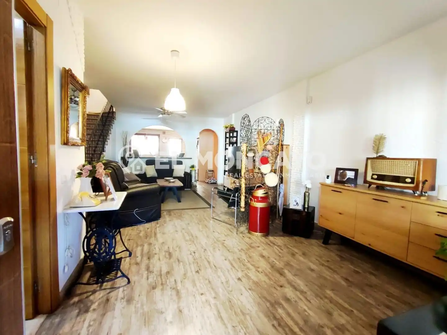 Sala d'estar de Casa adosada en venda en Torrevieja amb Aire condicionat, Calefacció i Jardí privat