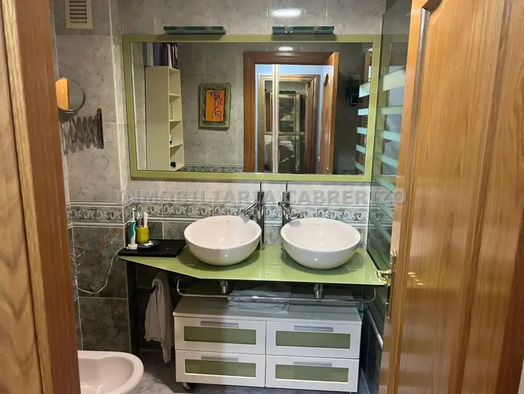 Baño de Piso en venta en  Logroño con Aire acondicionado, Calefacción y Parquet
