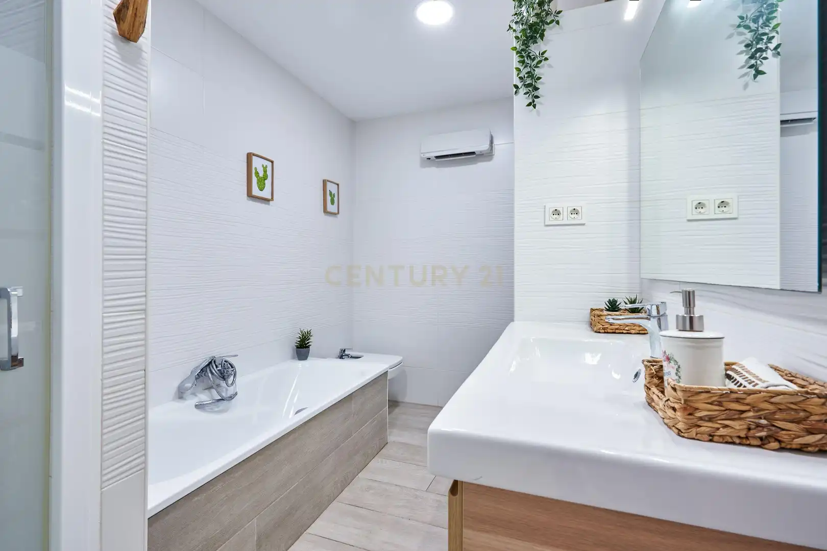 Houses for sale in Carrer de César Cataldo, 55, Benicarló, Spain, 55, Puerto