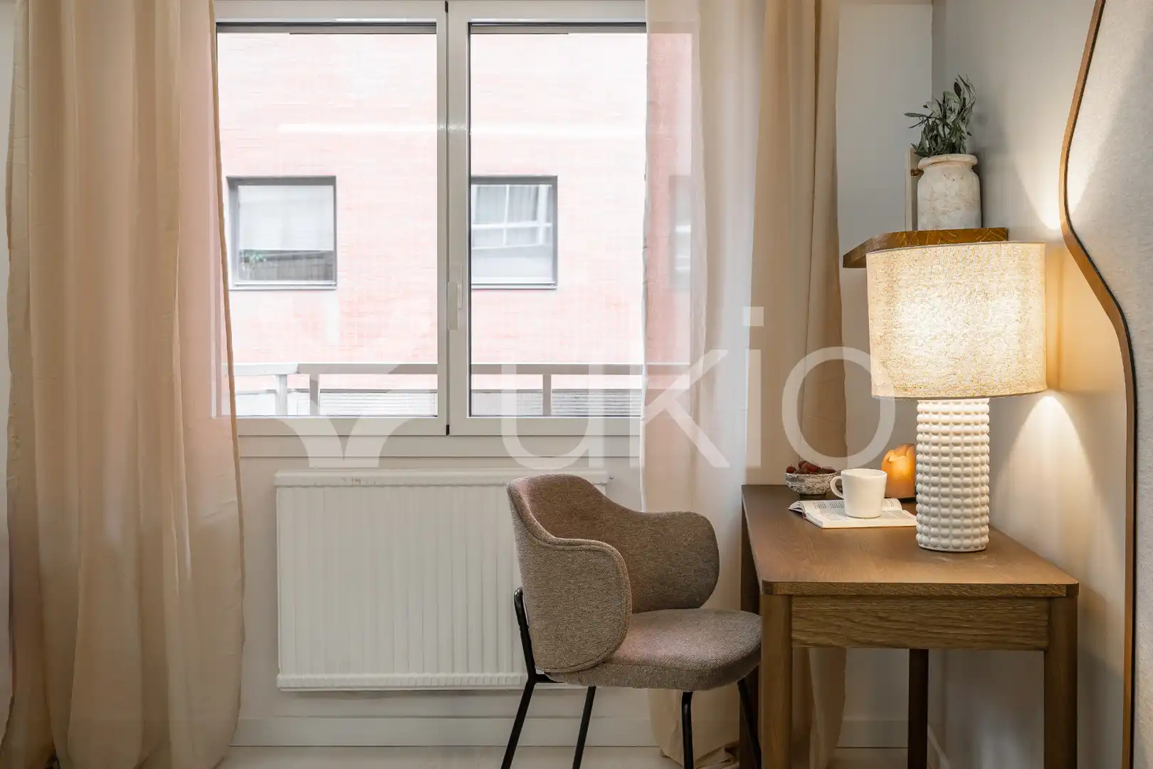 Schlafzimmer von Wohnungen zur Miete in Madrid mit Klimaanlage, Heizung und Terrasse