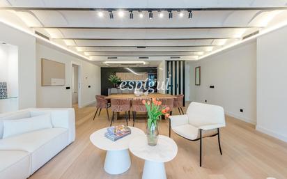 Dining room of Flat for sale in  Barcelona Capital  with Air Conditioner, Heating and Parquet flooring