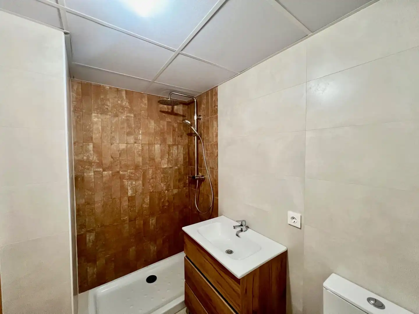 Bathroom of Flat for sale in Cadrete, Zaragoza