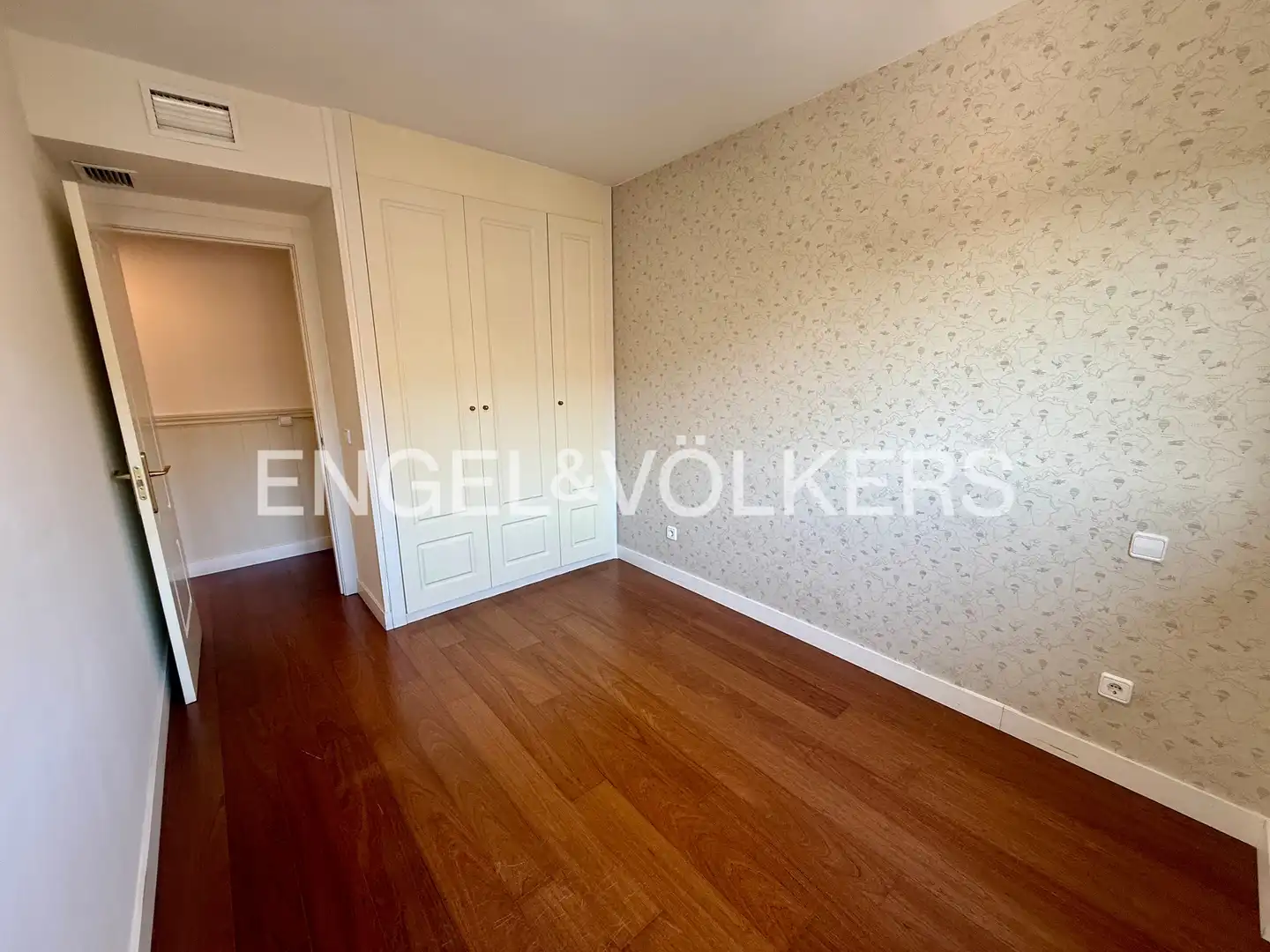 Habitación de Piso de alquiler en Madrid con Aire acondicionado, Calefacción y Piscina