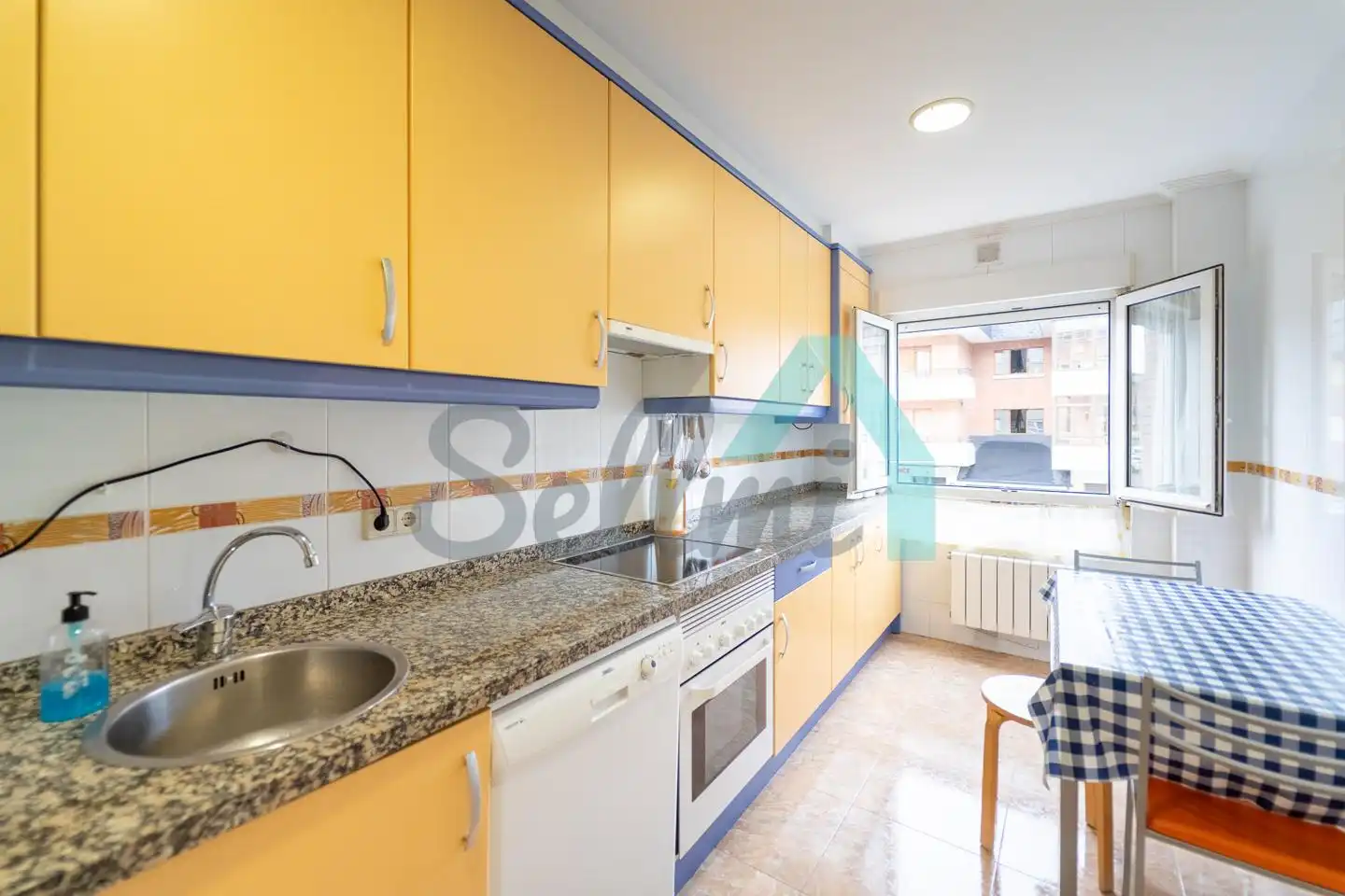 Cocina de Piso en venta en Tineo con Calefacción, Parquet y Trastero