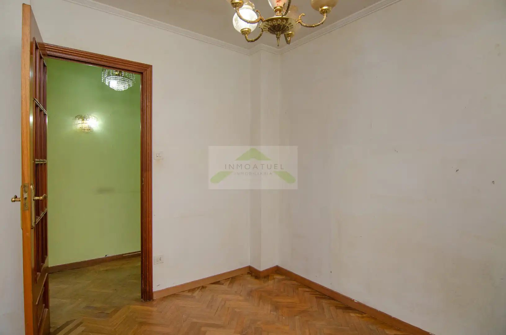 Schlafzimmer von Wohnung zum Verkauf in A Coruña Capital  mit Ofen und Waschmaschine