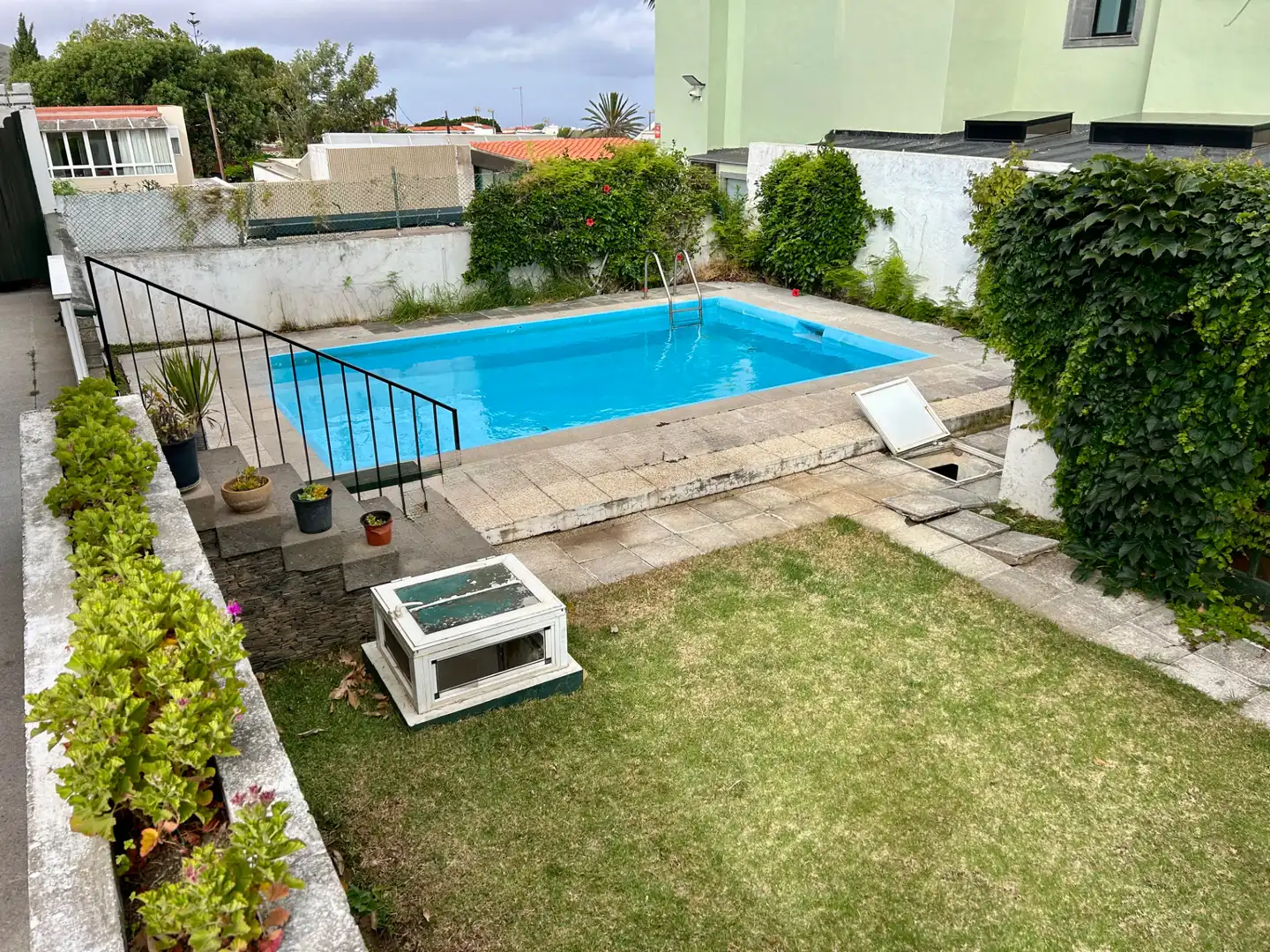Piscina de Casa o xalet en venda en Las Palmas de Gran Canaria amb Calefacció, Jardí privat i Parquet