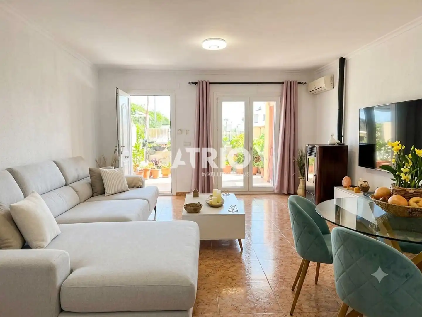 Sala d'estar de Casa adosada en venda en Santa Margalida amb Aire condicionat i Terrassa