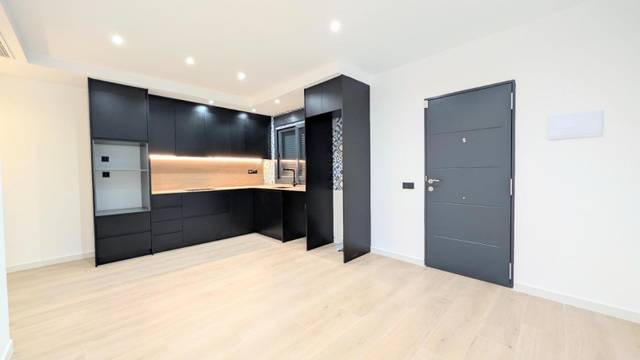 Piso en Venta en El Raval - Portes Encarnades