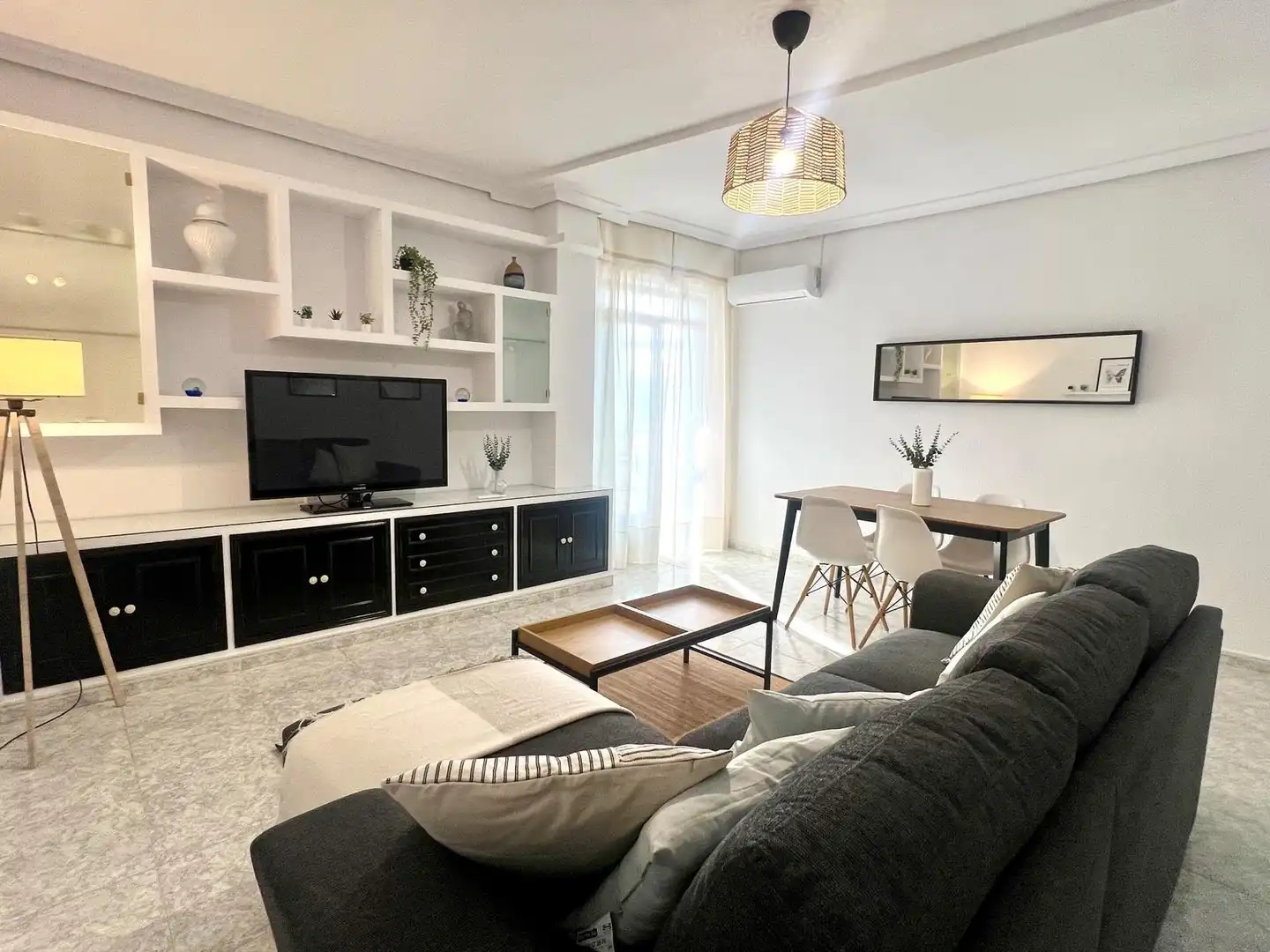 Sala de estar de Piso de alquiler en Plasencia con Aire acondicionado, Calefacción y Terraza