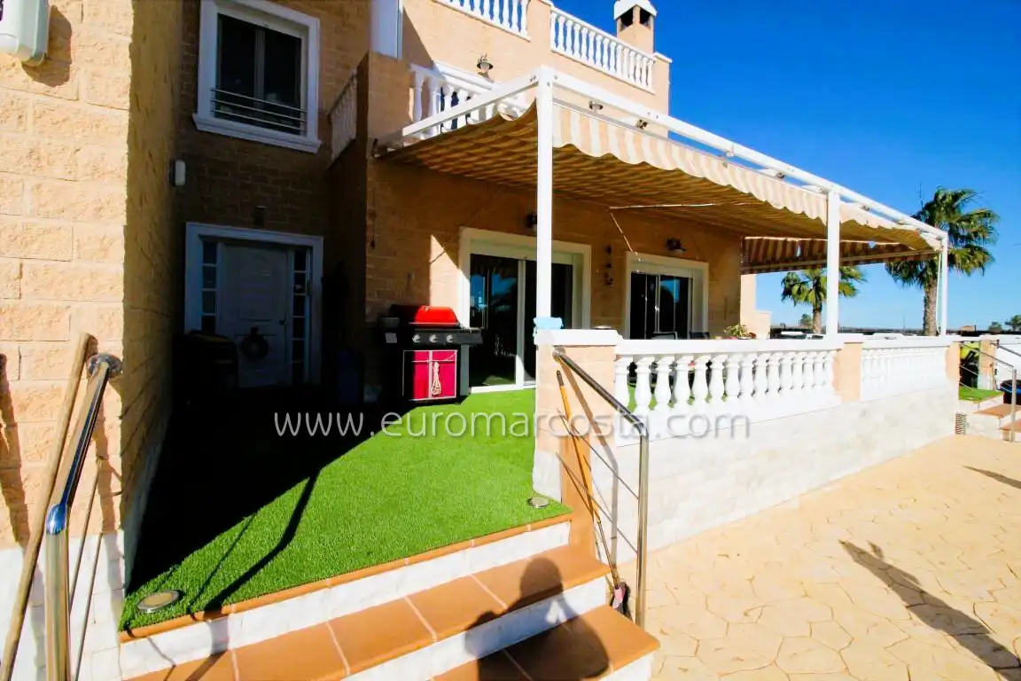Terrace of Houses for sale in Elche / Elx  with Air Conditioner, Heating and Private garden