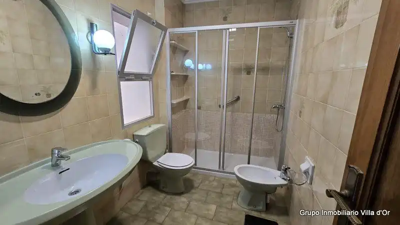 Baño de Piso en venta en Dénia con Aire acondicionado, Terraza y Amueblado