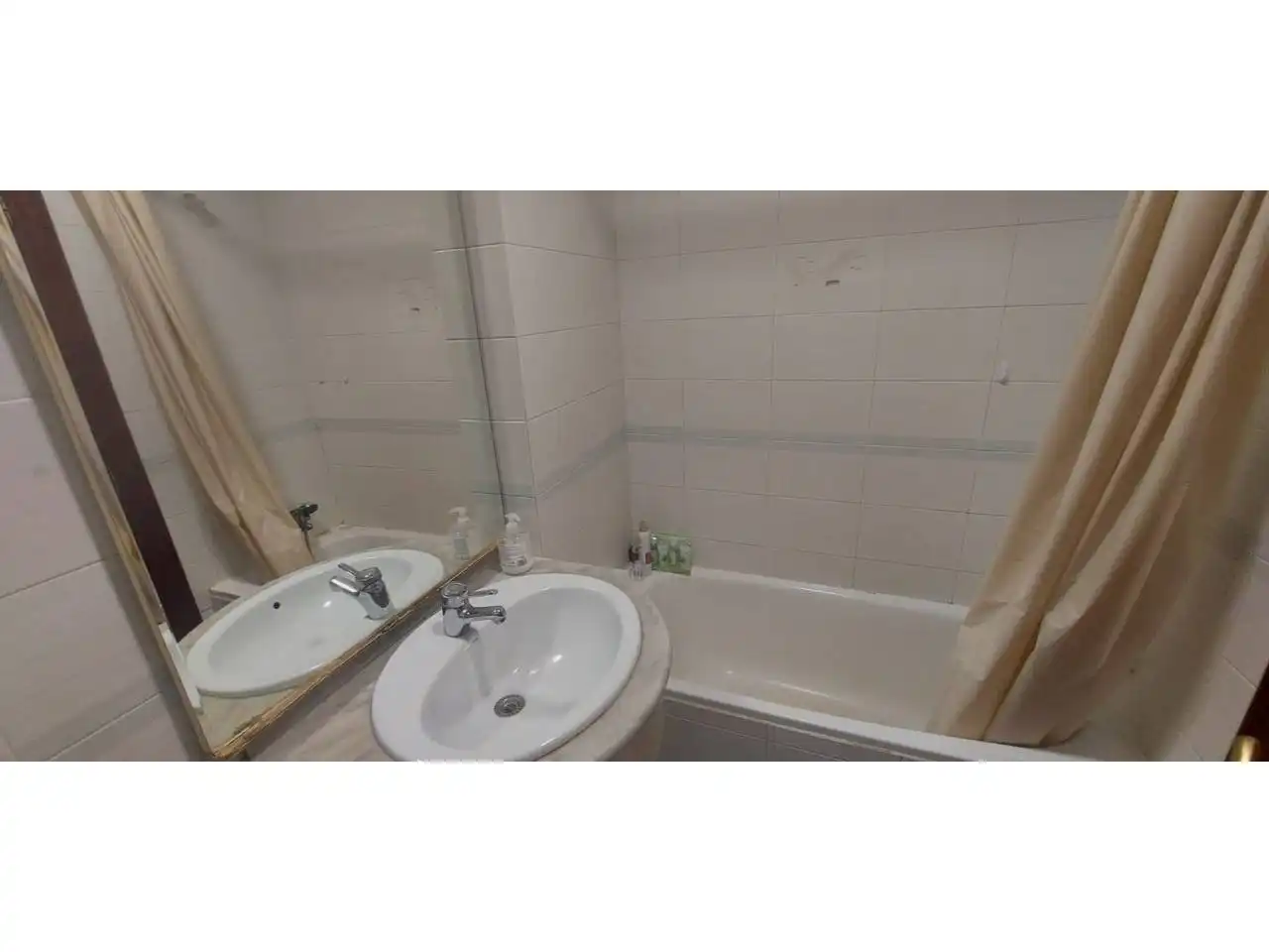 Bathroom of Flat for sale in  Logroño  with Heating, Terrace and Storage room